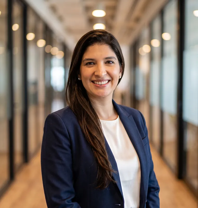 Retrato de Ellen H. Cavalcanti, Atendimento Sênior / Líder de Negócios na PIPOL